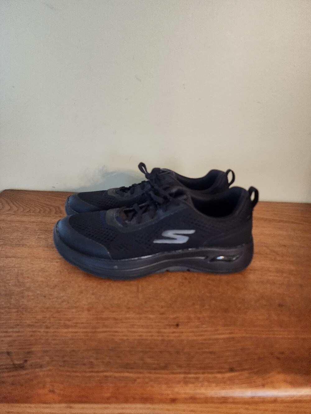 Women's Skechers GoWalk Arch Fit Sneakers